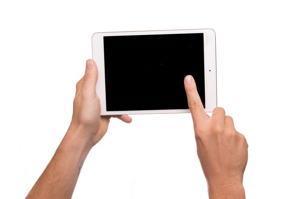 Bakgrunnen til iPad: Et dyptgående blikk på historie, popularitet, og forskjellige typer